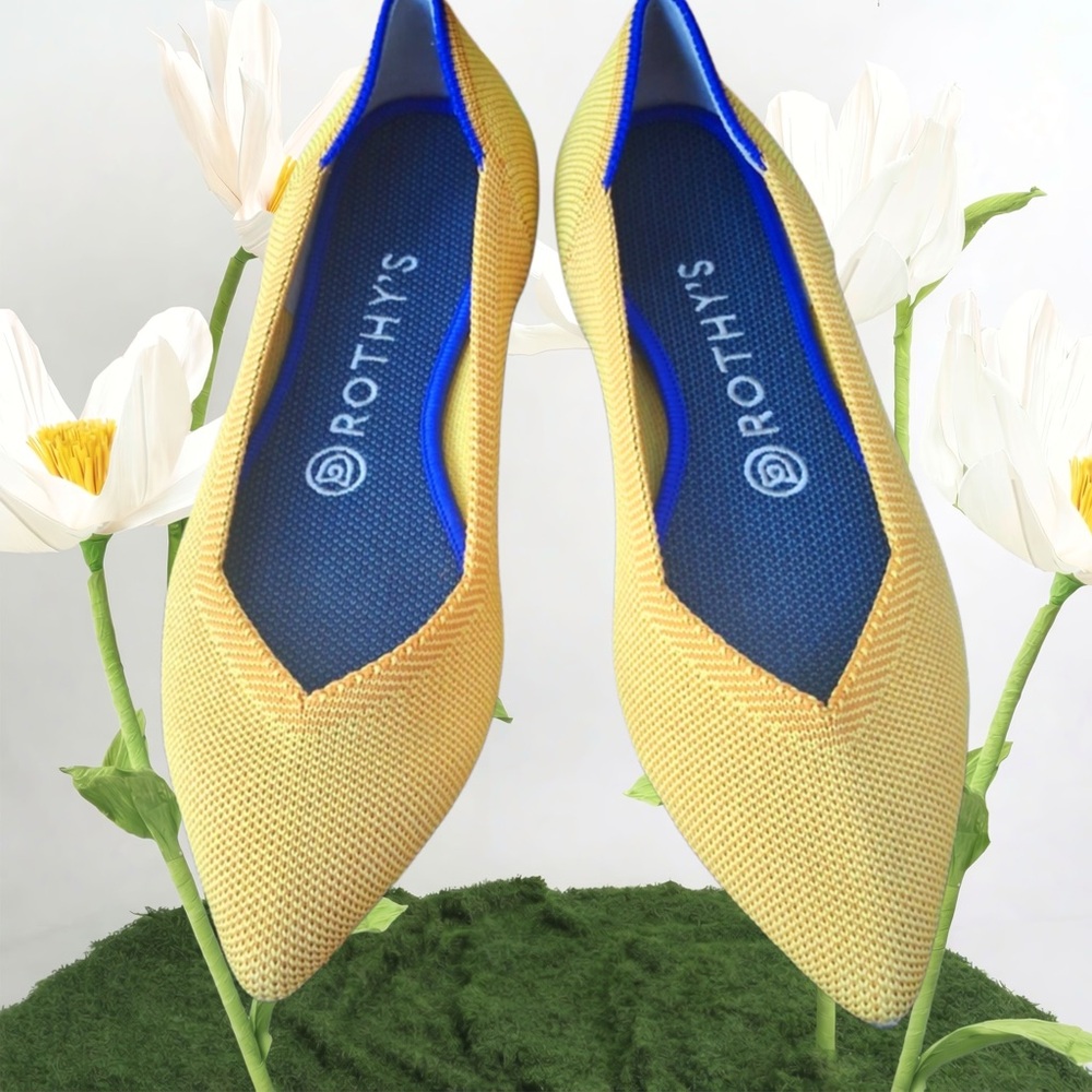 Rothy's Womans Gold Pointer Flats Size 8